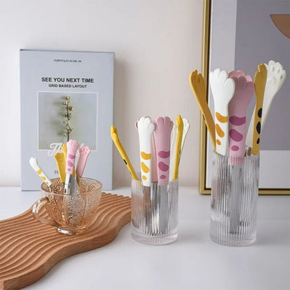 3 pots avec des pinces