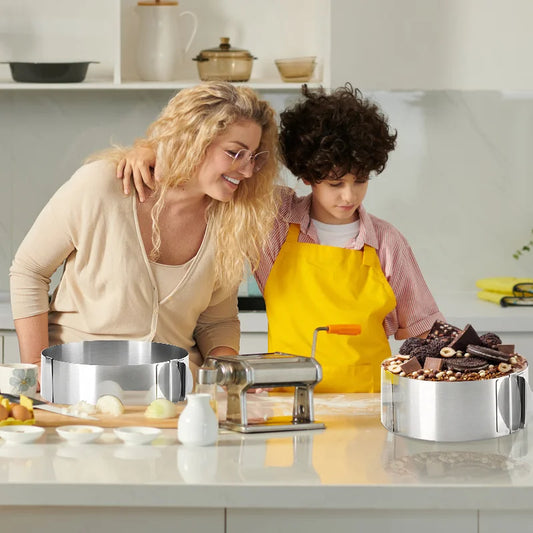 moule-à-gâteau-extensible-rond-amusant