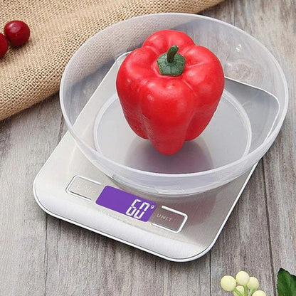 Balance cuisine avec un poivrons dans un bol