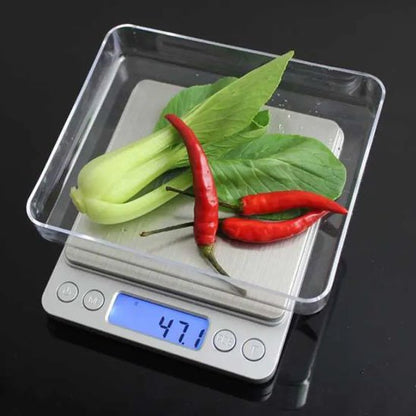 Balance  cuisine avec des  poivrons et de la salade