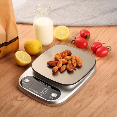 Balance Cuisine pesant des amandes