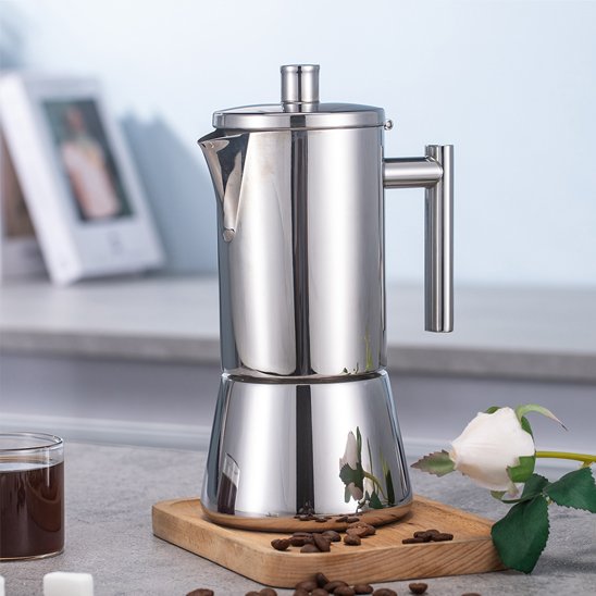 cafetiere-italienne-professionnelle-moderne