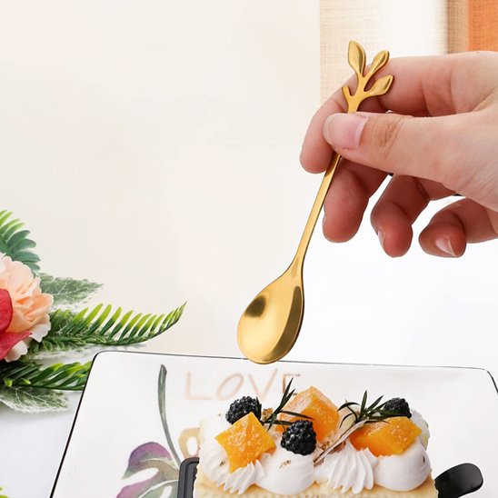 Cuillère avec un dessert