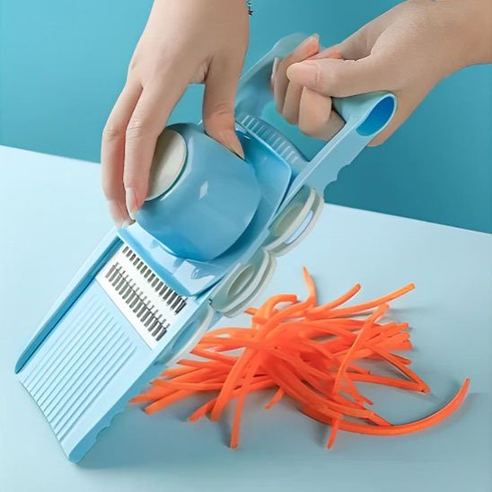 Mandoline cuisine coupe des carottes