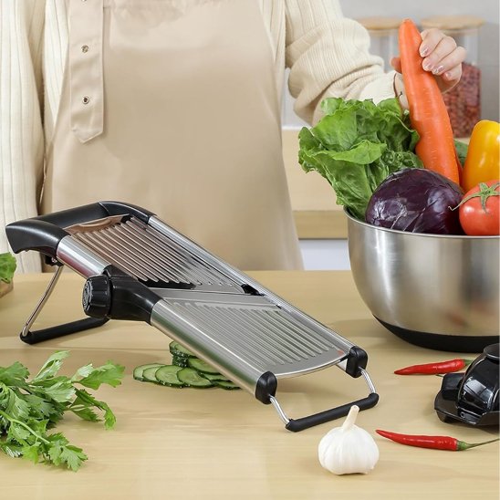 Mandoline japonaise en préparation pour trancher