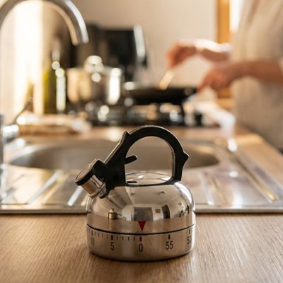 Minuteur cuisine à coté du lavabo