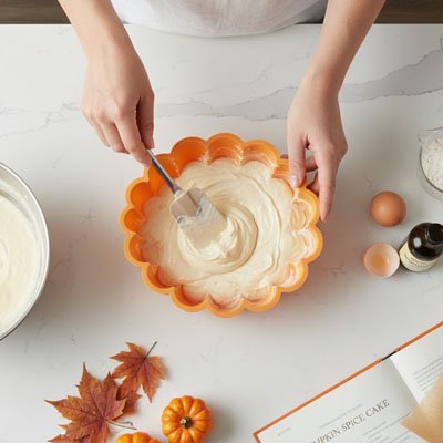 Moule à gâteau silicone remplie d'une jolie crème onctueuse