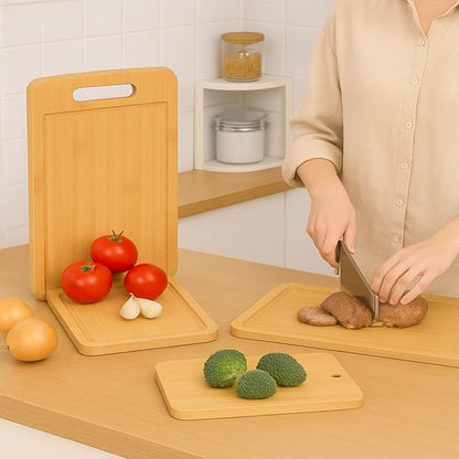 Planche à découper bois avec des fruits et légumes