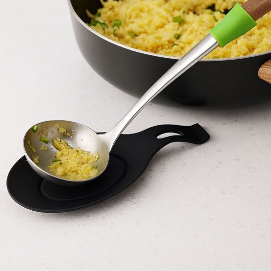 Repose cuillère​ avec une louche